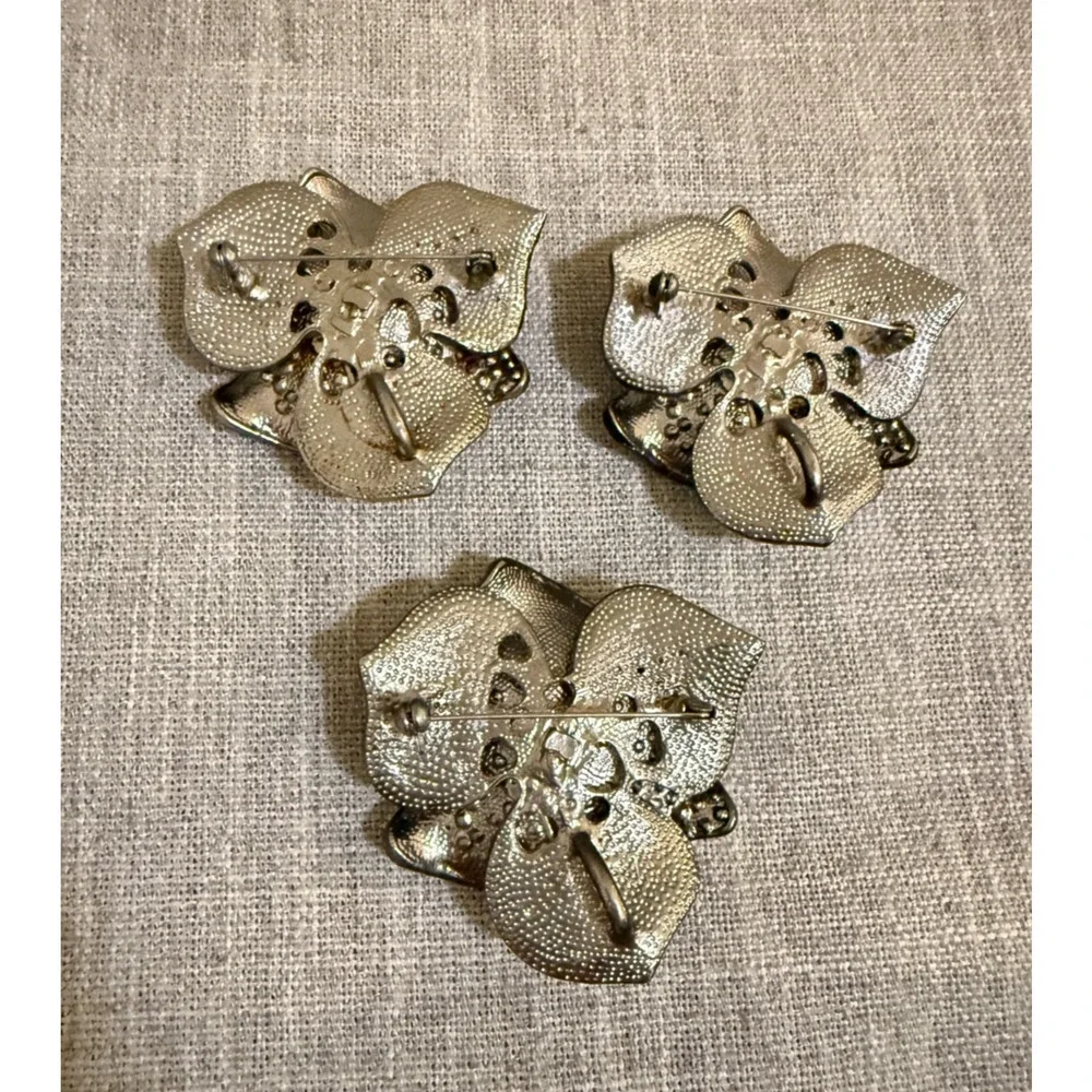 🌸 Vintage Rhinestone Flower Brooch Pins – Set of 3 | Black & Aurora Borealis